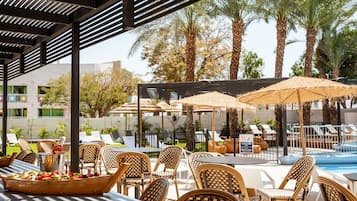 Poolside bar