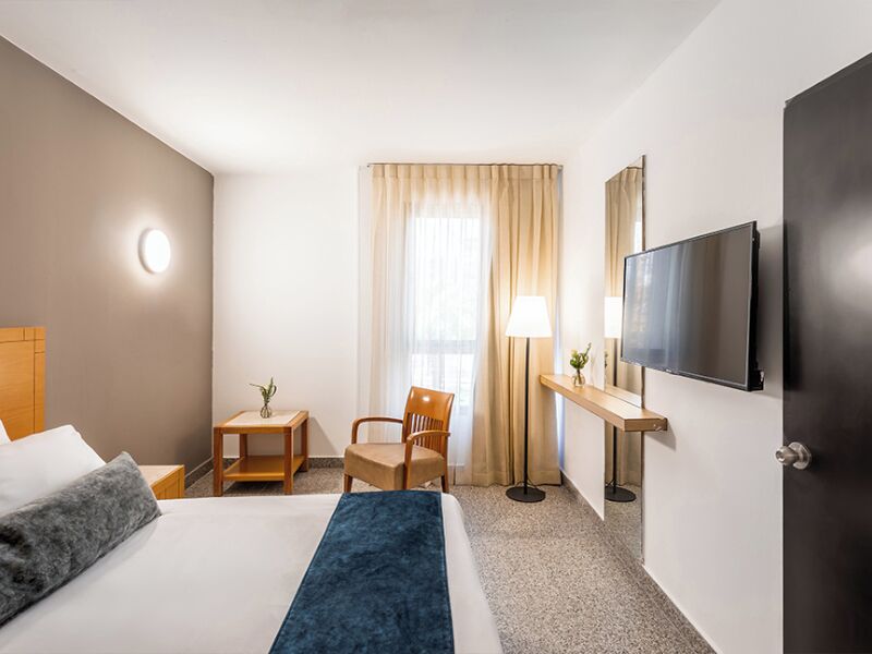 Standard Room | Select Comfort beds, in-room safe