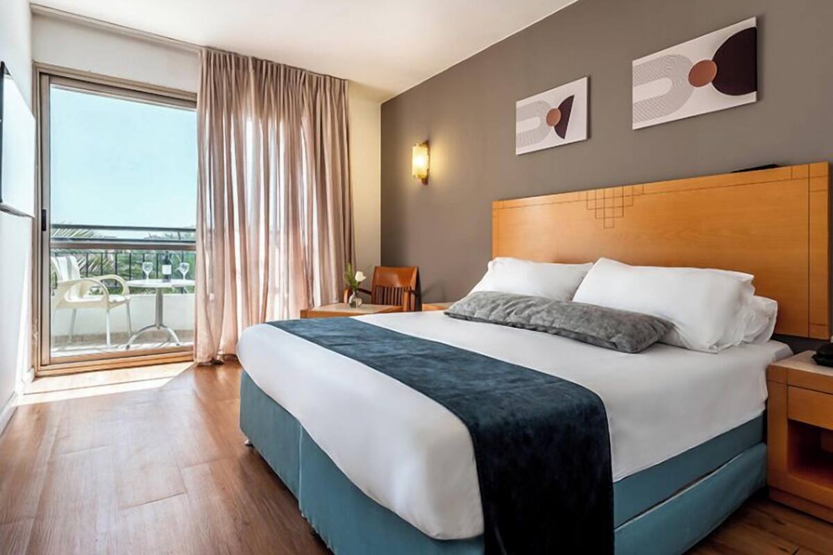 Standard Room | Select Comfort beds, in-room safe