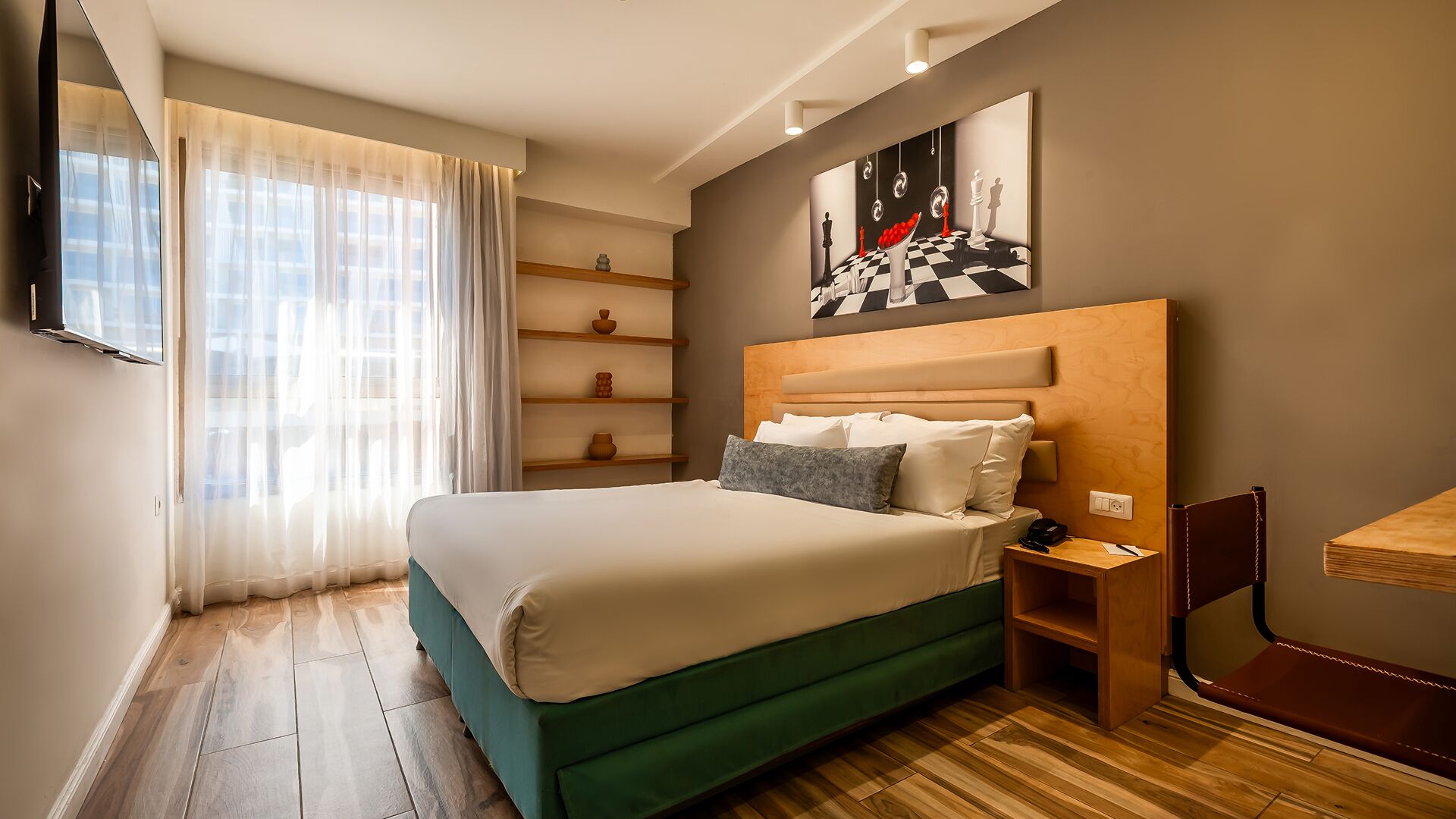 Select Comfort beds, in-room safe