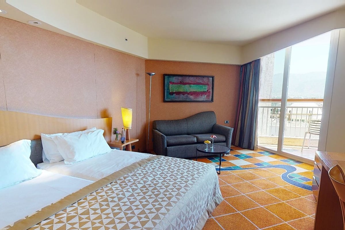 Habitación estándar, vistas al mar | Ropa de cama de alta calidad, minibar, caja fuerte