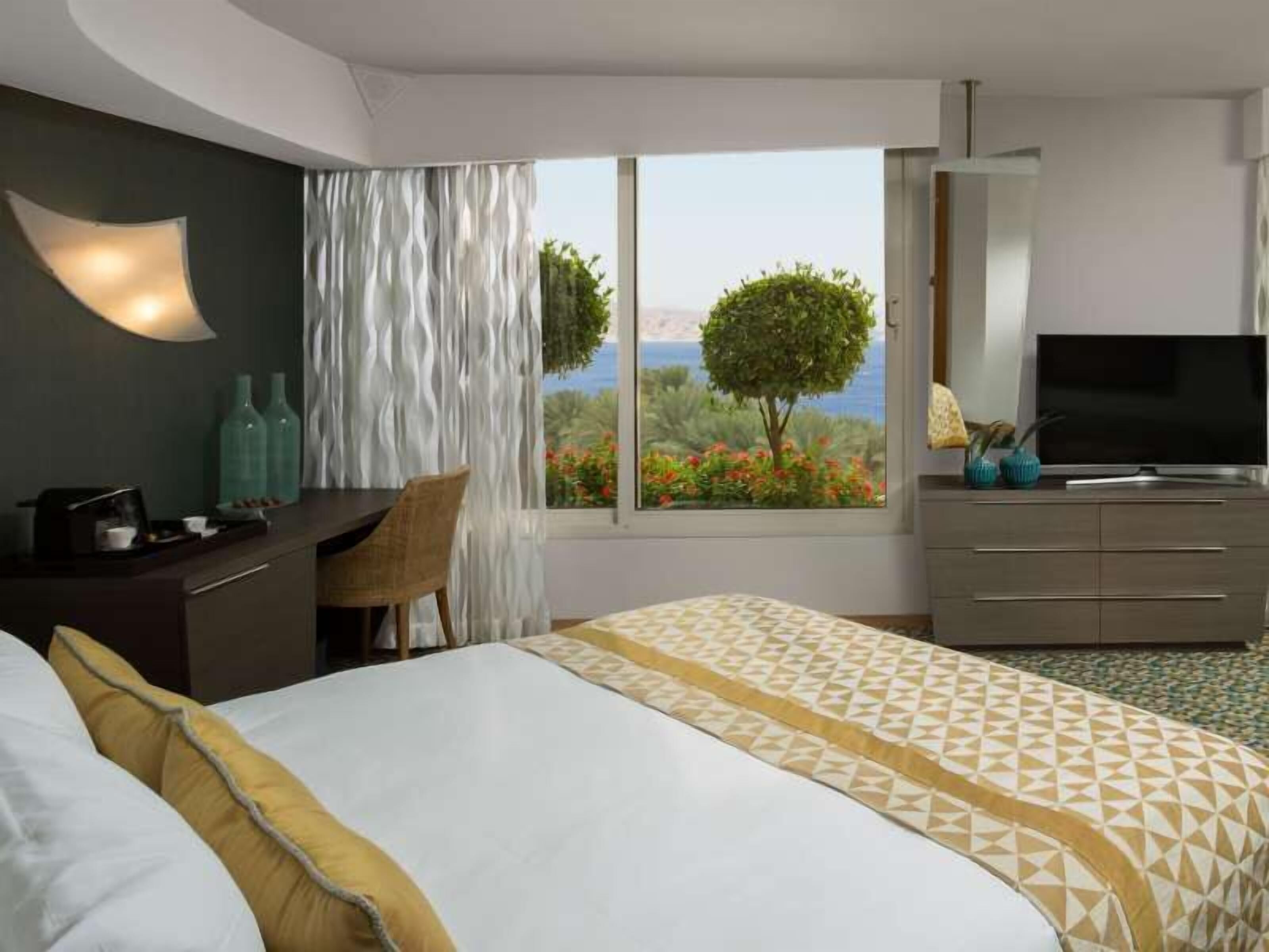 Premium bedding, minibar, in-room safe, soundproofing