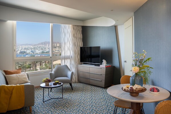 Premium bedding, minibar, in-room safe, soundproofing