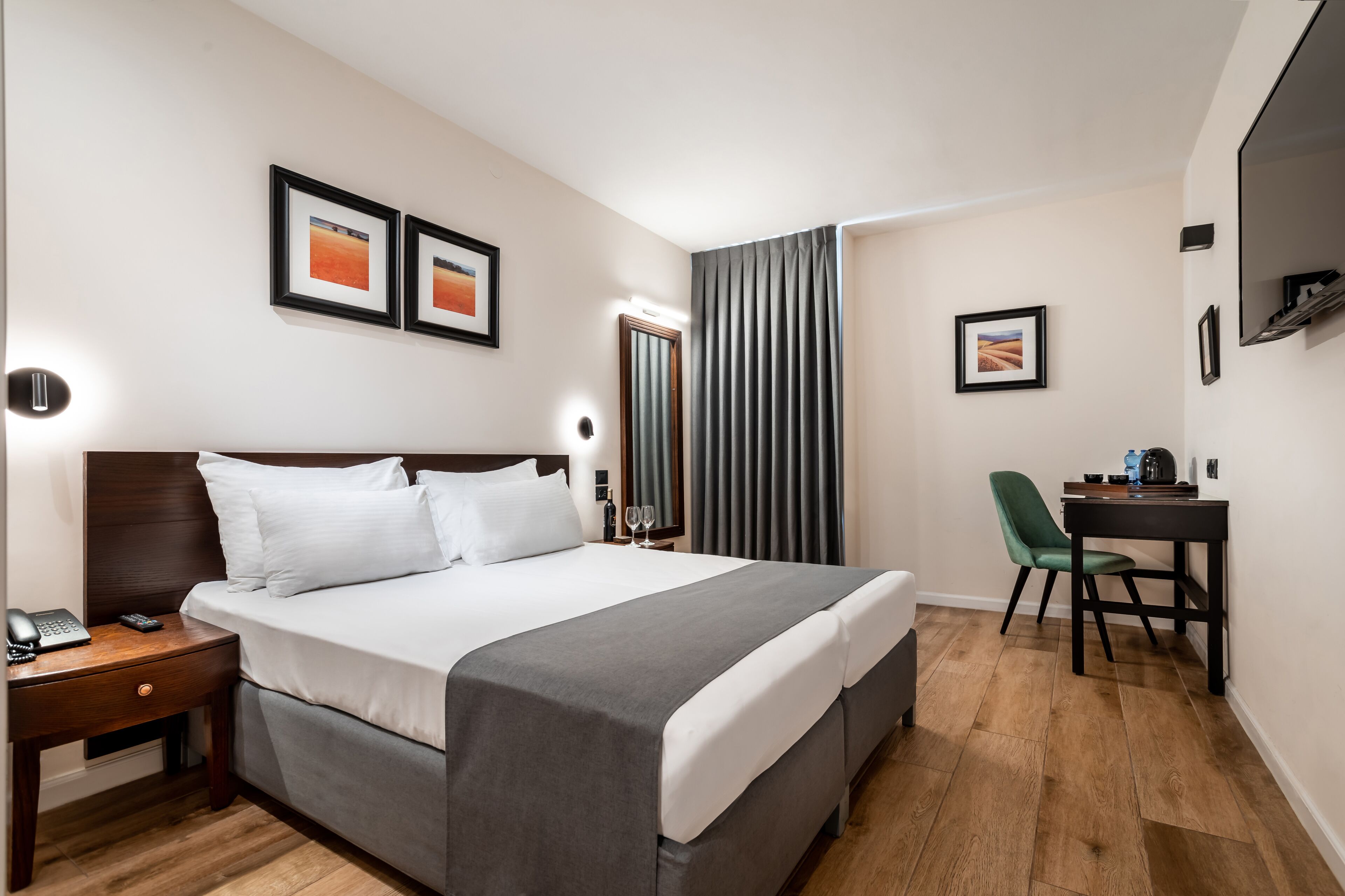 superior room | in-room safe, desk, free cots/infant beds, free wifi