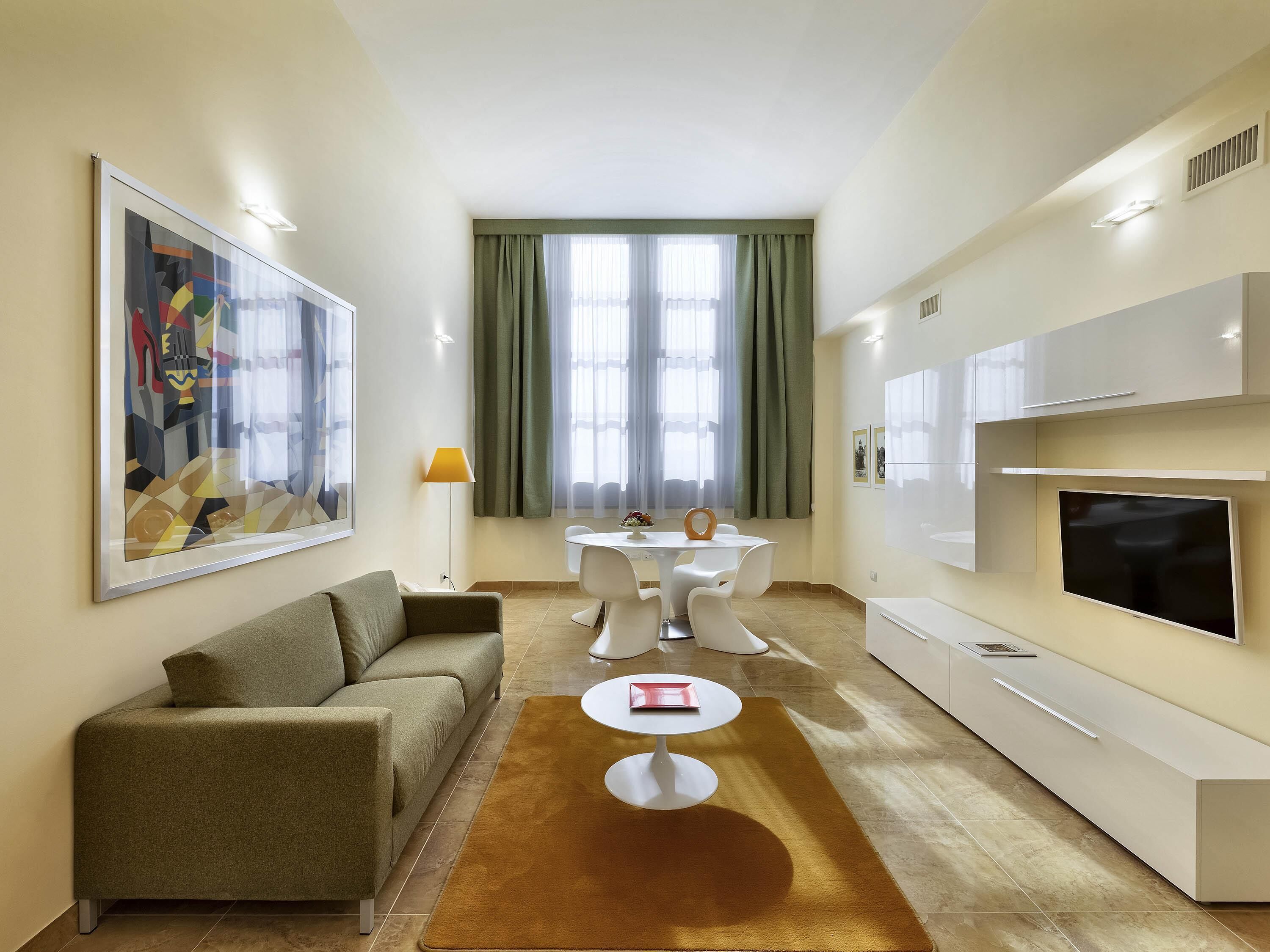 Suite, 1 Double Bed | In-room safe, desk, blackout drapes, soundproofing