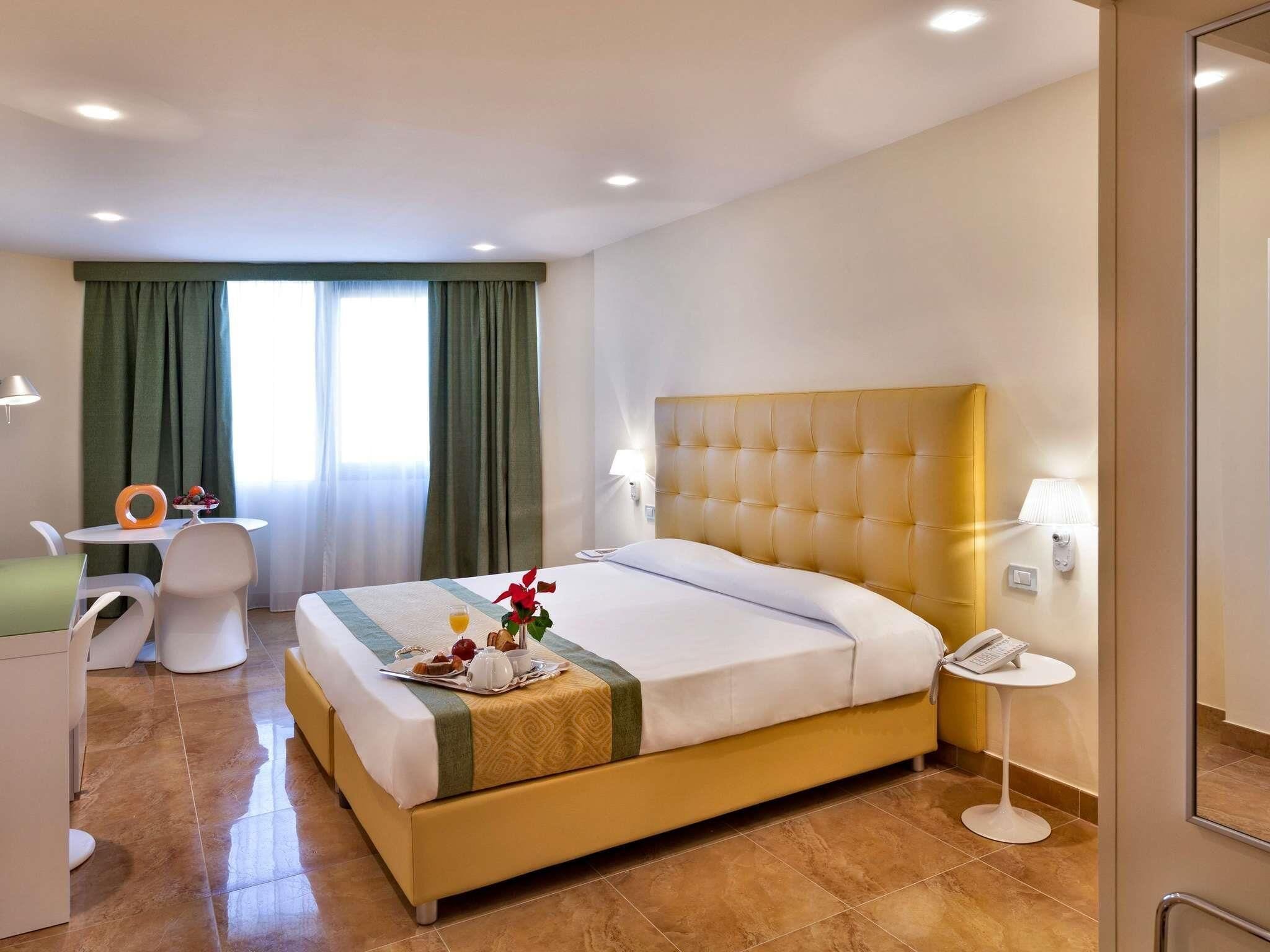 Superior Twin Room, 1 Double Bed | In-room safe, desk, blackout drapes, soundproofing