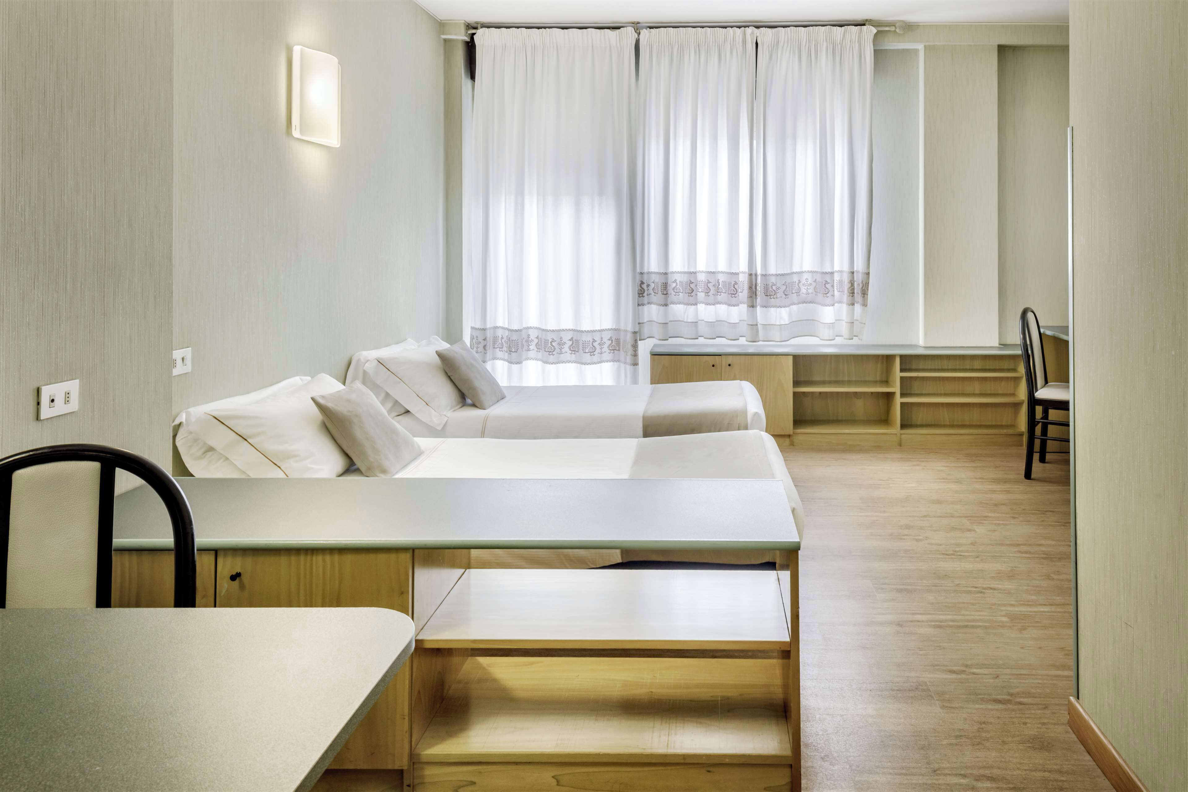 standard room, multiple beds | hypo-allergenic bedding, minibar, in-room safe, desk