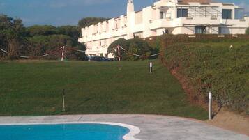 Outdoor pool, sun loungers