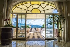 Breakfast, lunch, dinner served; Italian cuisine, al fresco dining - Hotel Scapolatiello (Cava de' Tirreni)