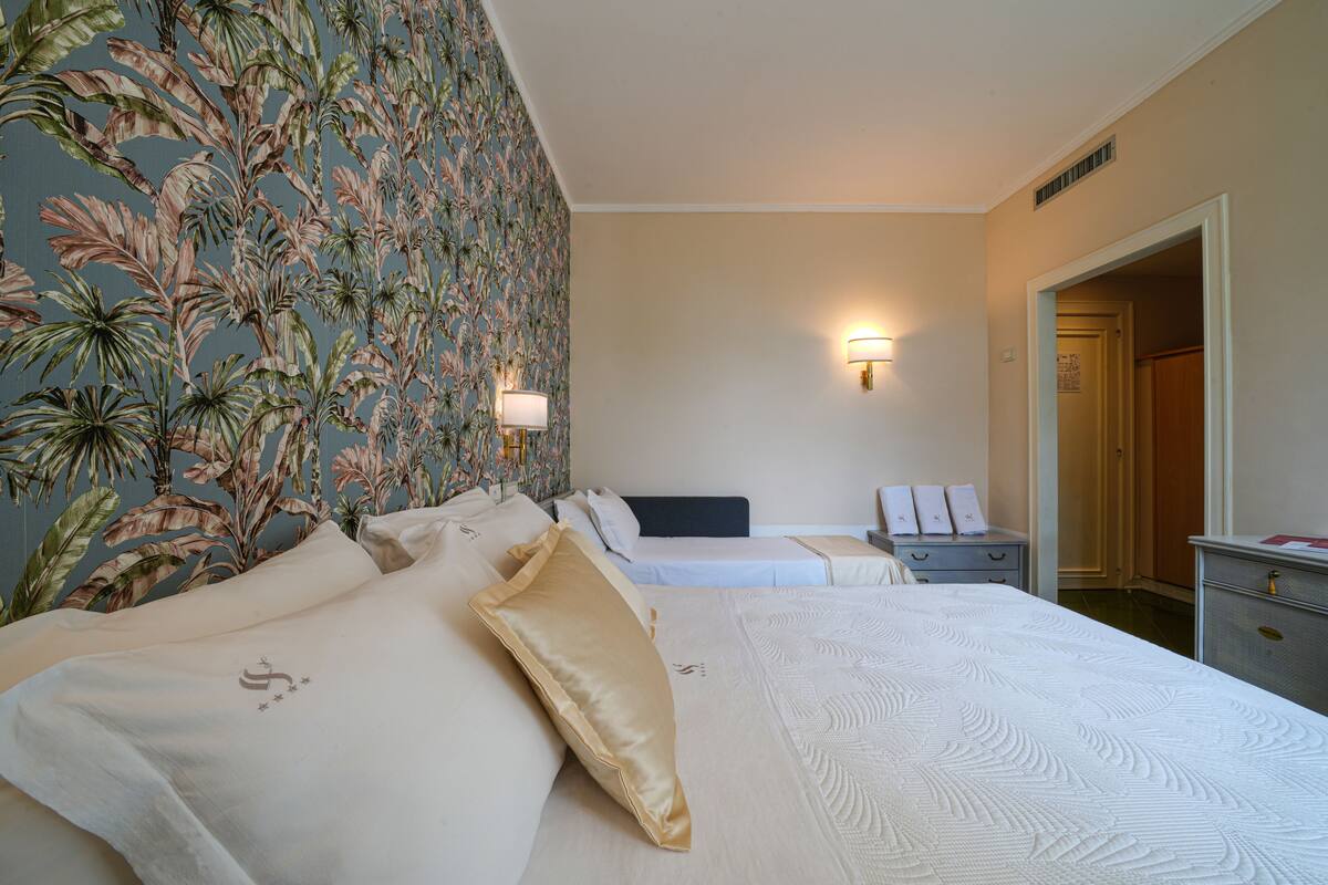 triple room | 1 bedroom, premium bedding, minibar, in-room safe