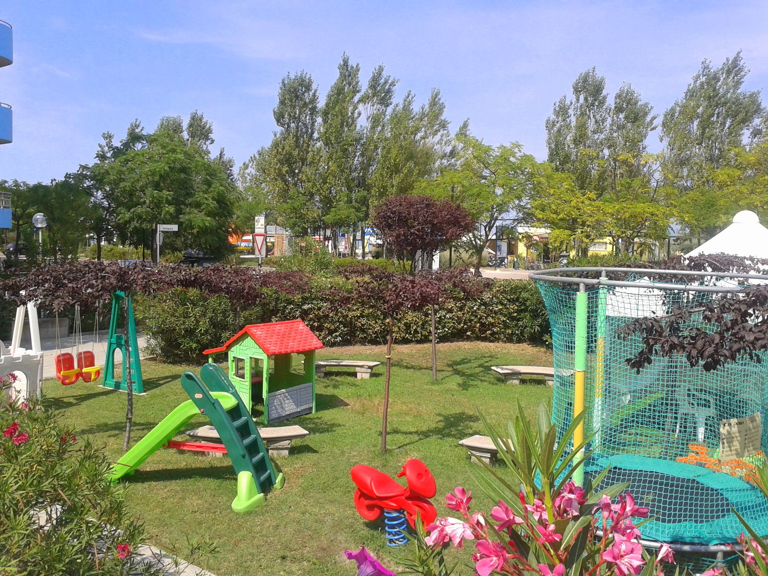 Area giochi per bambini (all'aperto)