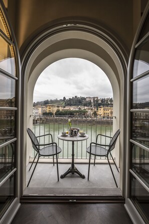 Chambre Deluxe Double ou avec lits jumeaux, balcon, vue fleuve | Vue depuis le balcon