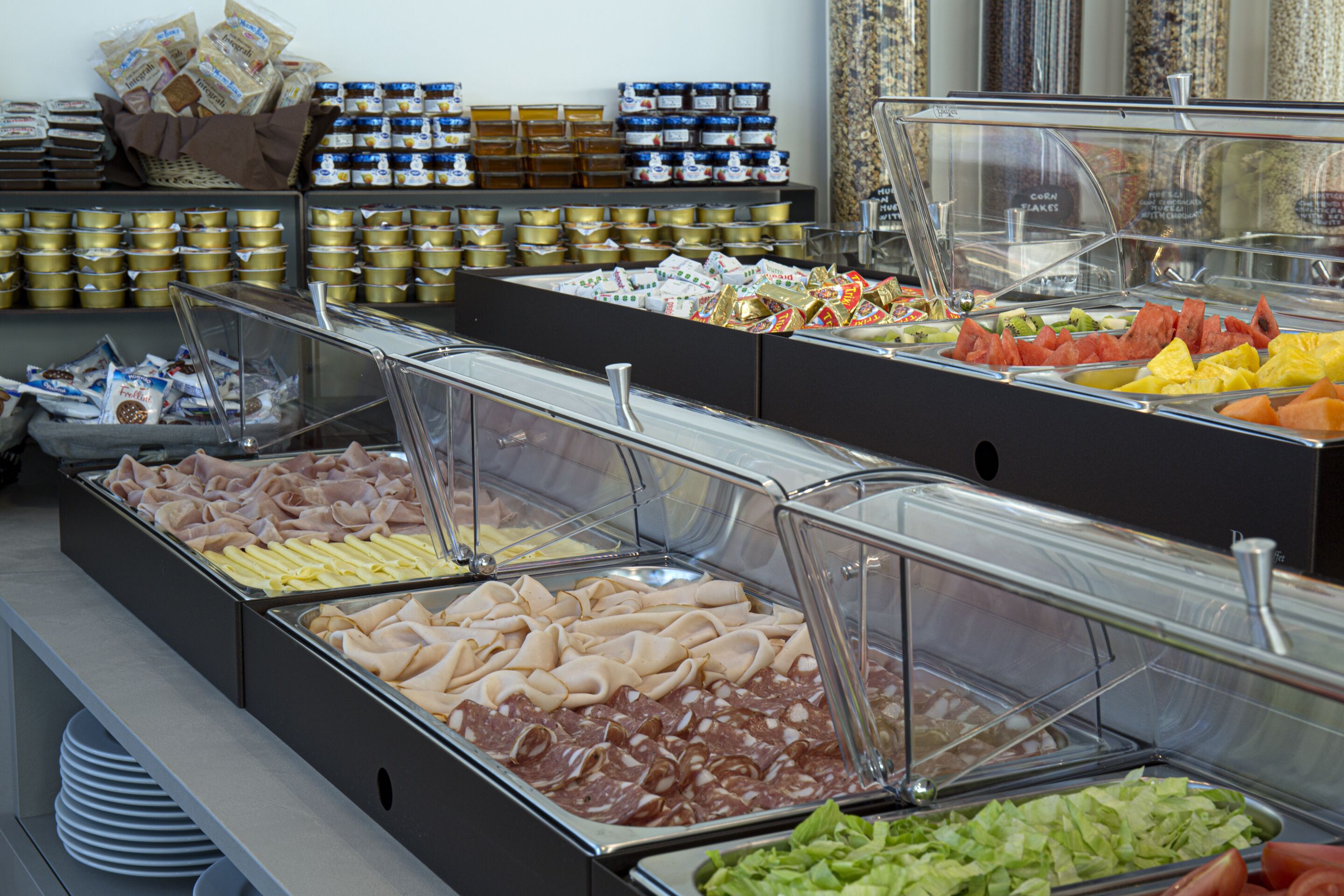 daily buffet breakfast (eur 10 per person)