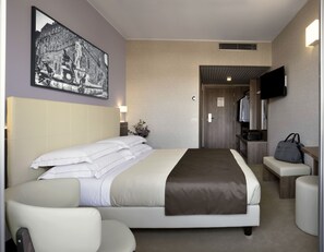 1 bedroom, hypo-allergenic bedding, minibar, in-room safe
