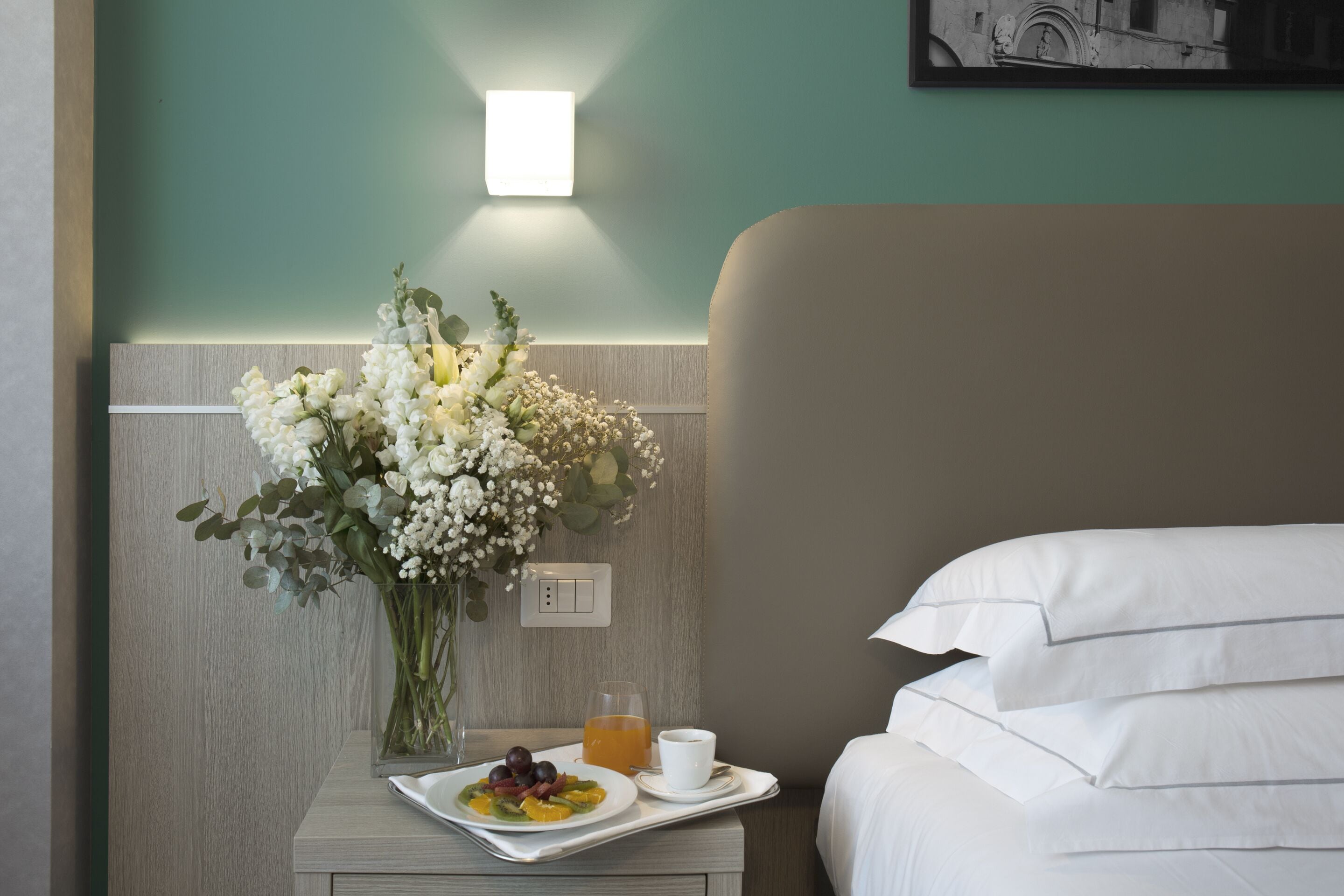 1 bedroom, hypo-allergenic bedding, minibar, in-room safe