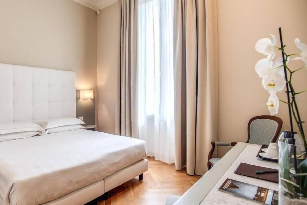 Minibar, in-room safe, individually decorated, individually furnished