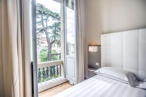 1 chambre, minibar, coffres-forts dans les chambres