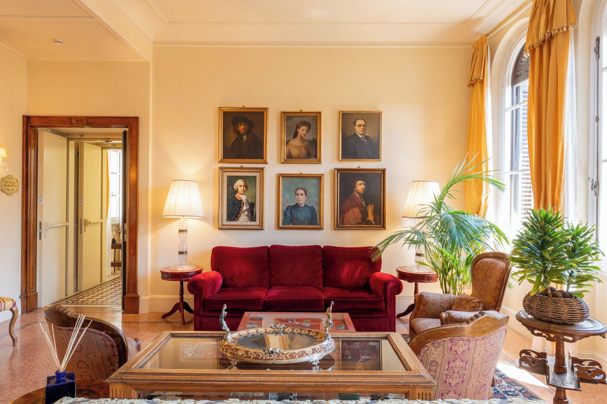 Sala de estar en el lobby