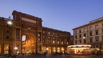 Fassade der Unterkunft – Abend/Nacht