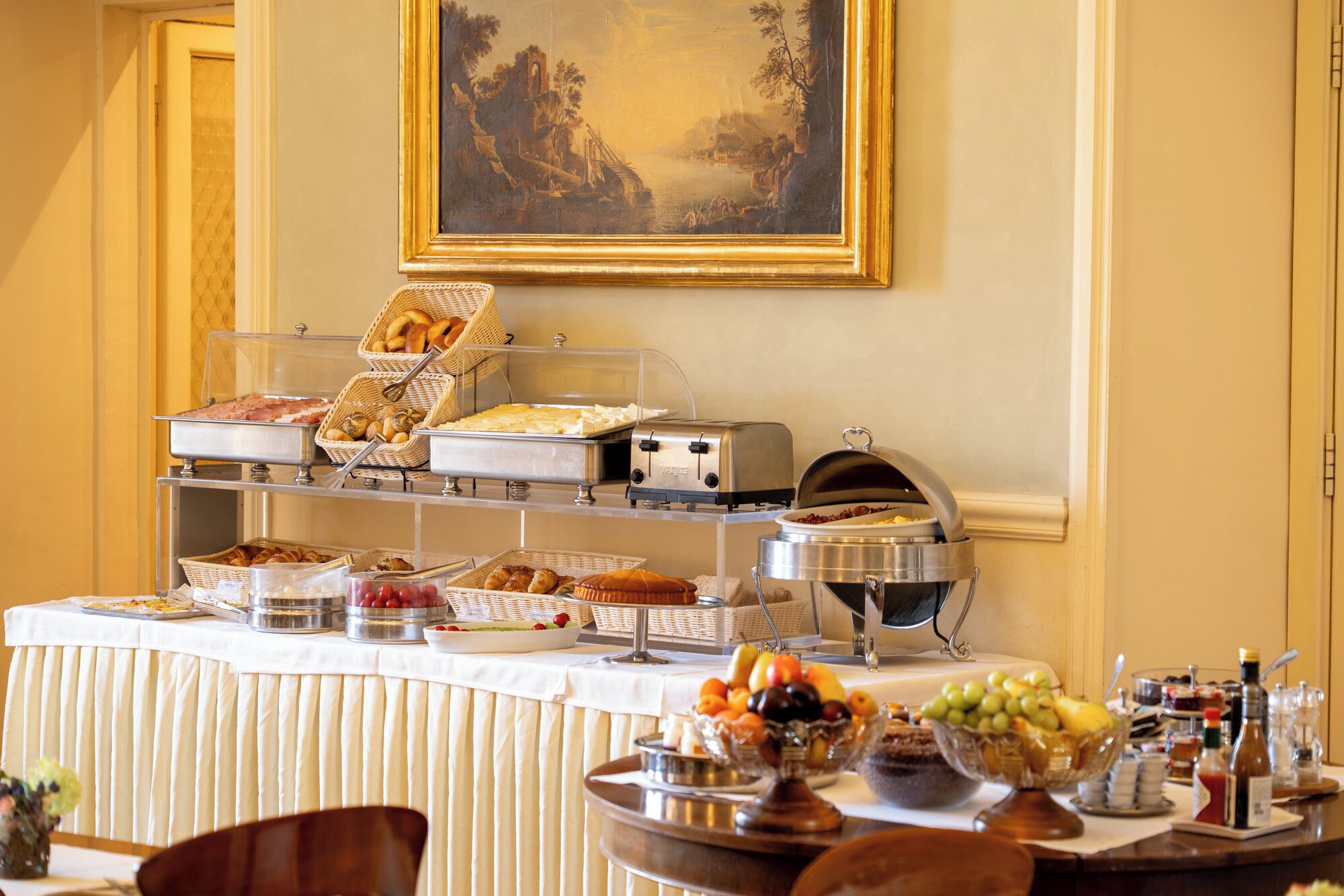 free daily full breakfast