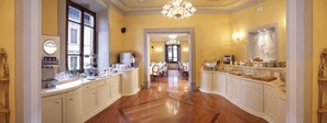 Kontinental morgenmad hver dag (15 EUR pr. person)