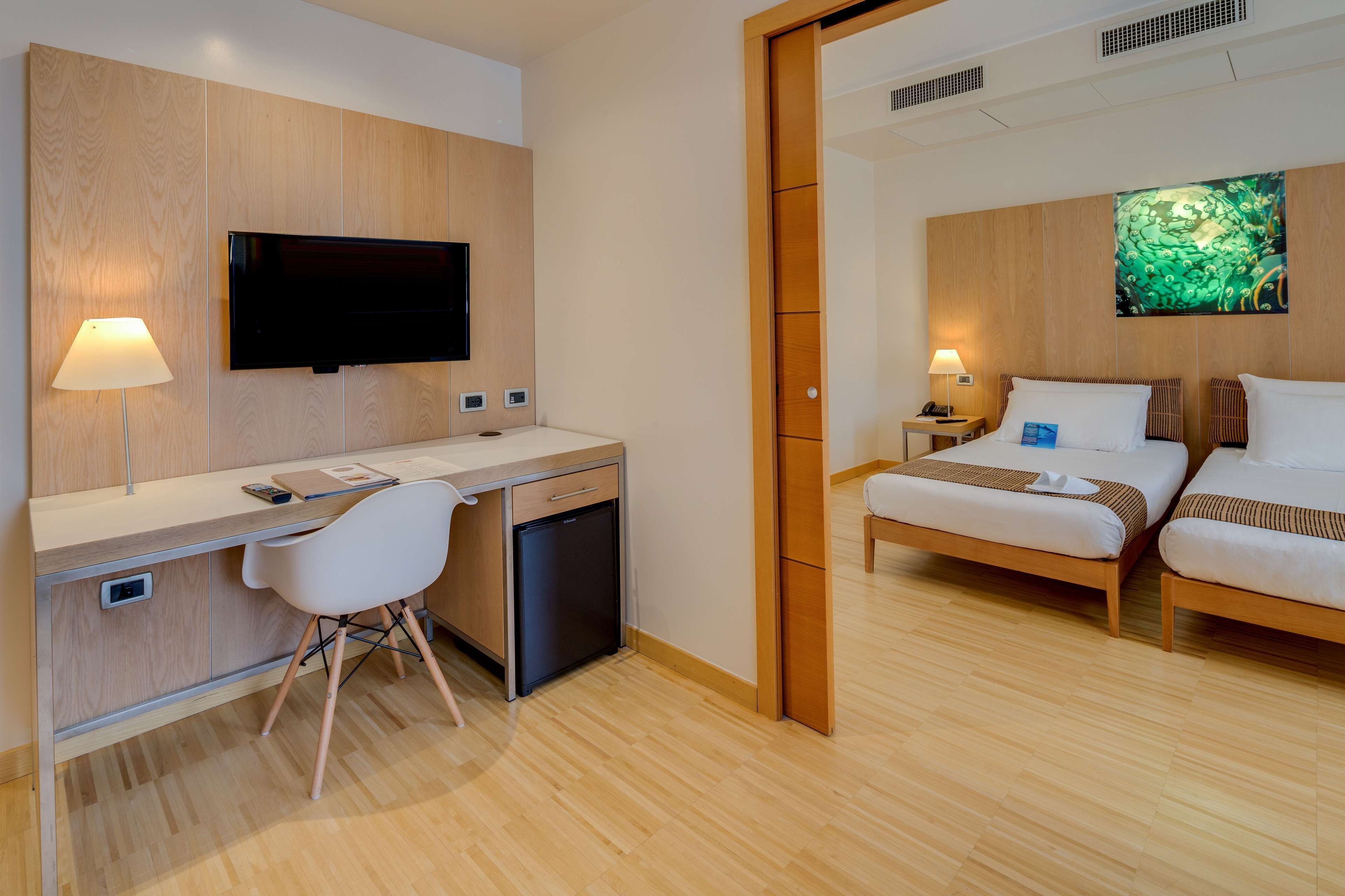 classic room, multiple beds | hypo-allergenic bedding, minibar, in-room safe, desk