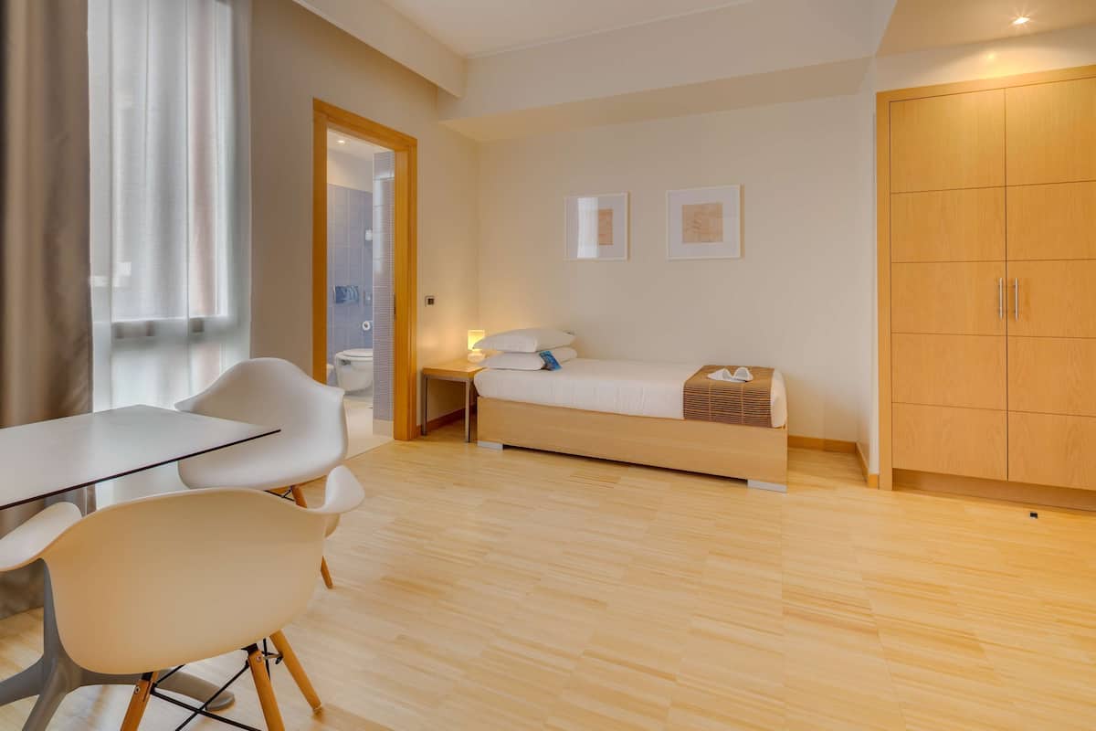 classic room, multiple beds | hypo-allergenic bedding, minibar, in-room safe, desk