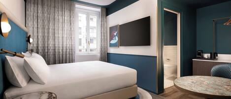 Room, 1 King Bed, Accessible | Minibar, in-room safe, desk, soundproofing