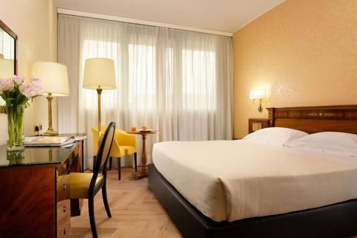 Hypo-allergenic bedding, down duvets, minibar, in-room safe
