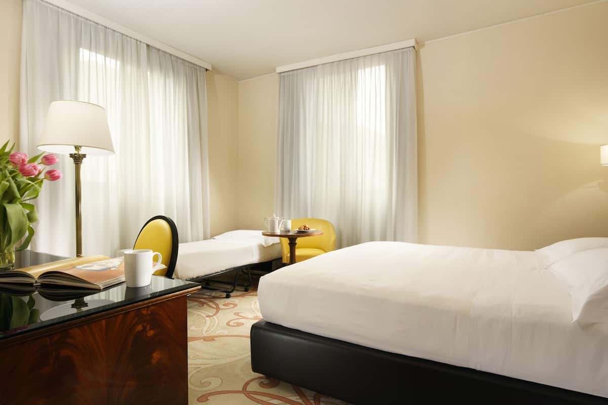 Hypo-allergenic bedding, down duvets, minibar, in-room safe