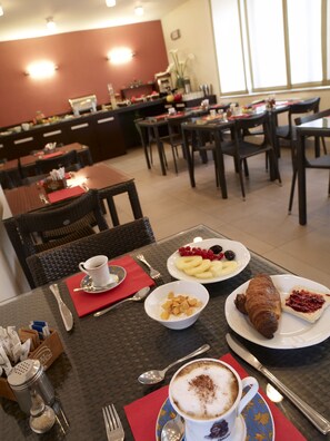 Breakfast area - Hotel Montini (Peschiera Borromeo)