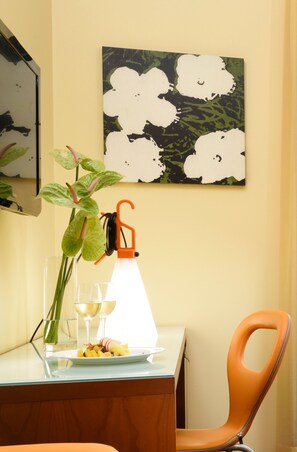 Down duvets, in-room safe, desk, blackout curtains