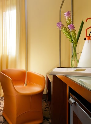 Chambre Simple Classique | Couette en duvet d'oie, coffres-forts dans les chambres, bureau