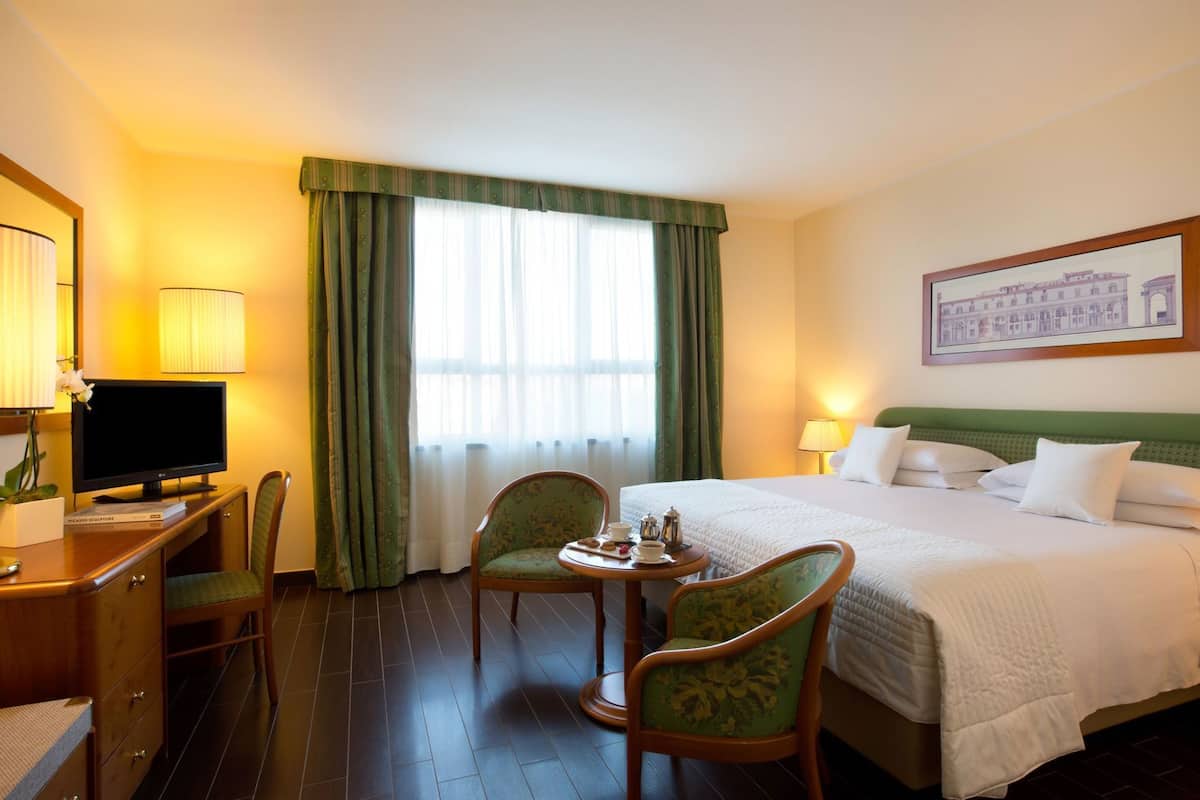 Minibar, in-room safe, desk, blackout drapes