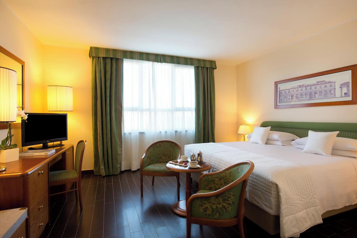 Minibar, in-room safe, desk, blackout curtains