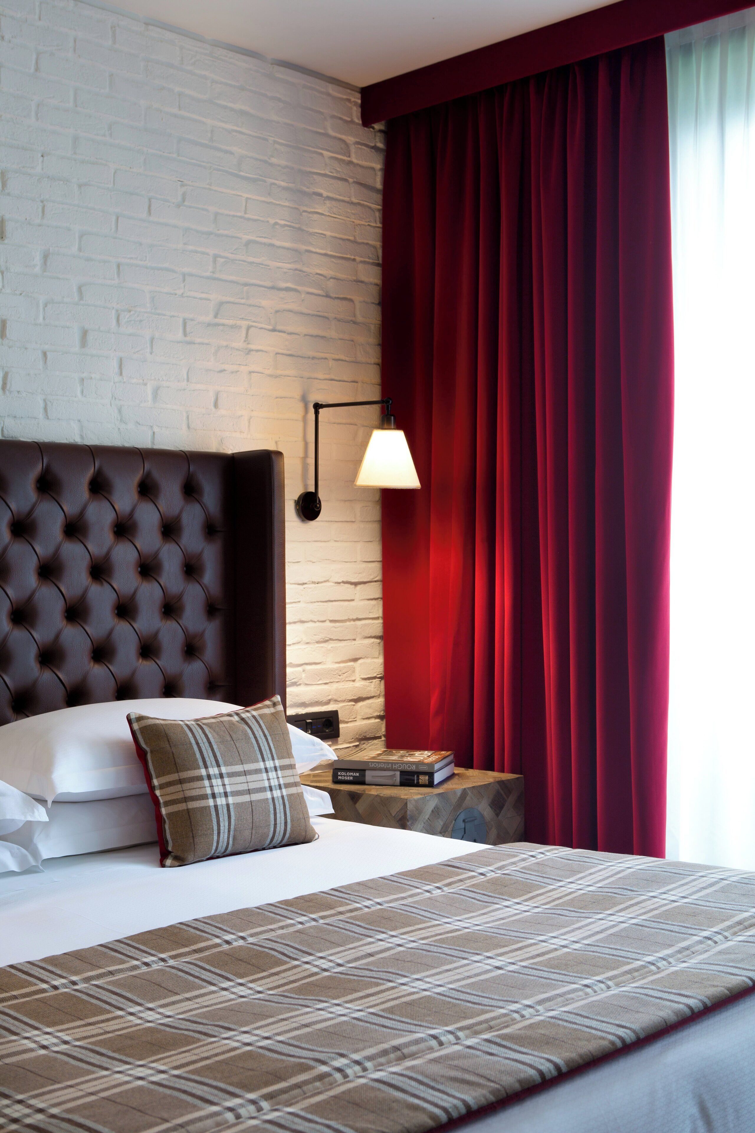 executive studio suite | minibar, in-room safe, desk, blackout curtains