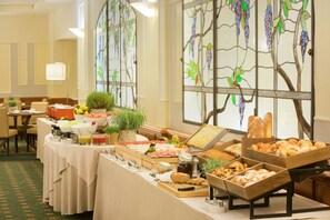 Daily buffet breakfast (EUR 15 per person)