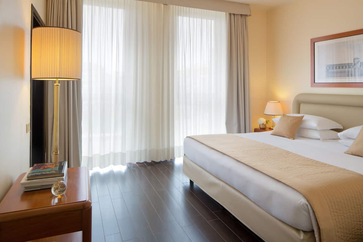 Minibar, in-room safe, desk, blackout drapes