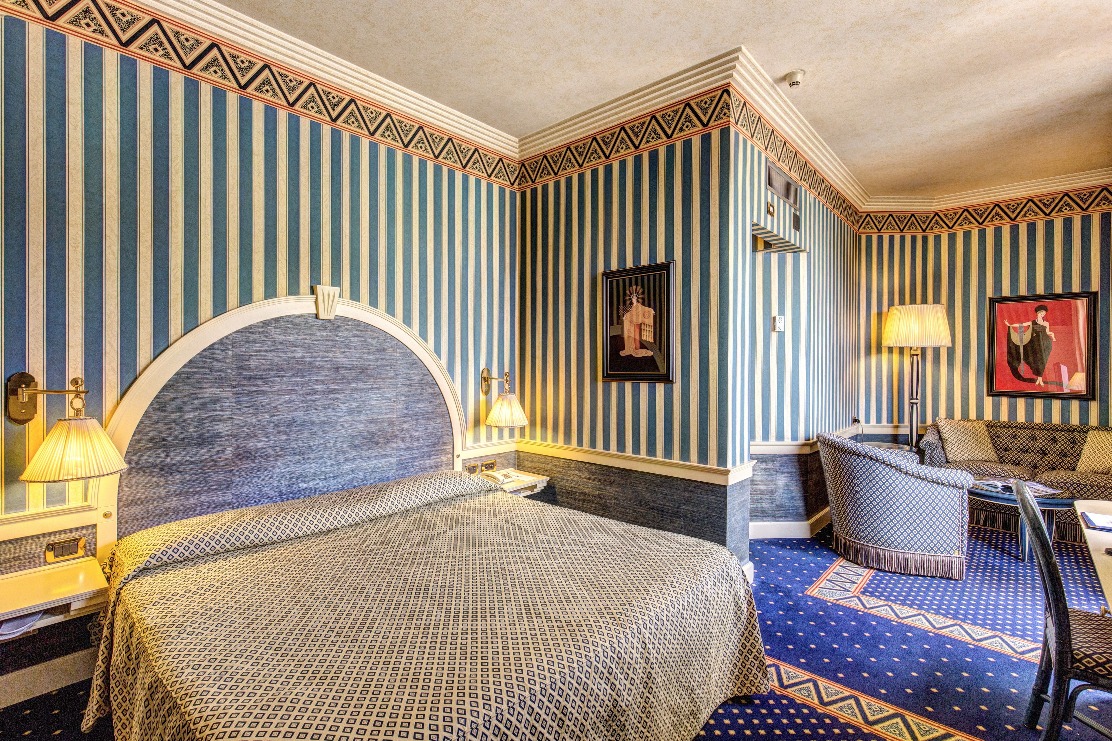 minibar, in-room safe, desk, blackout curtains