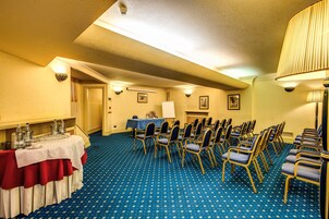 Toplantı salonu/imkânları