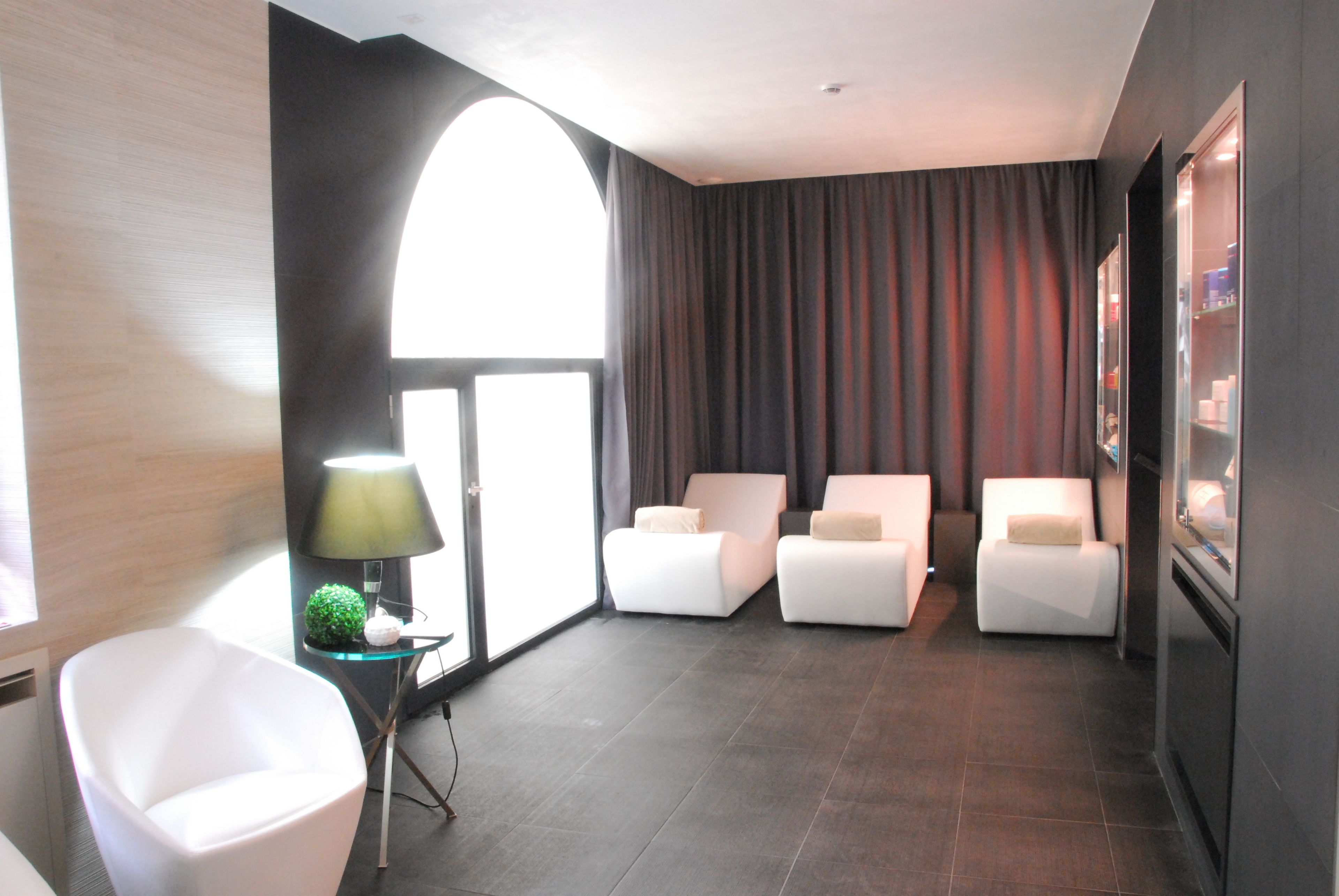 couples treatment room(s), body treatments, body wraps, body scrubs