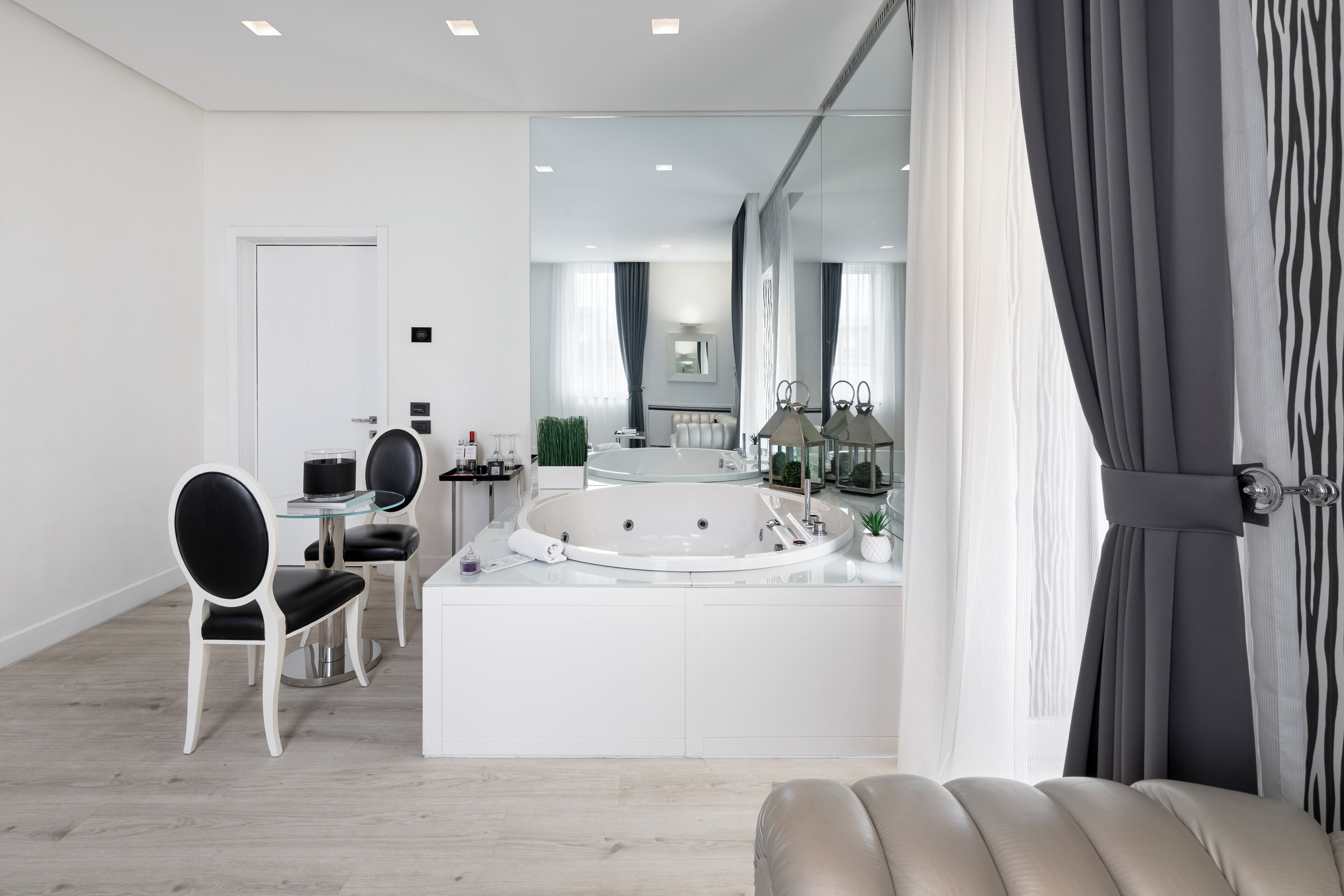 luxury suite, hot tub (spa access) | view from room