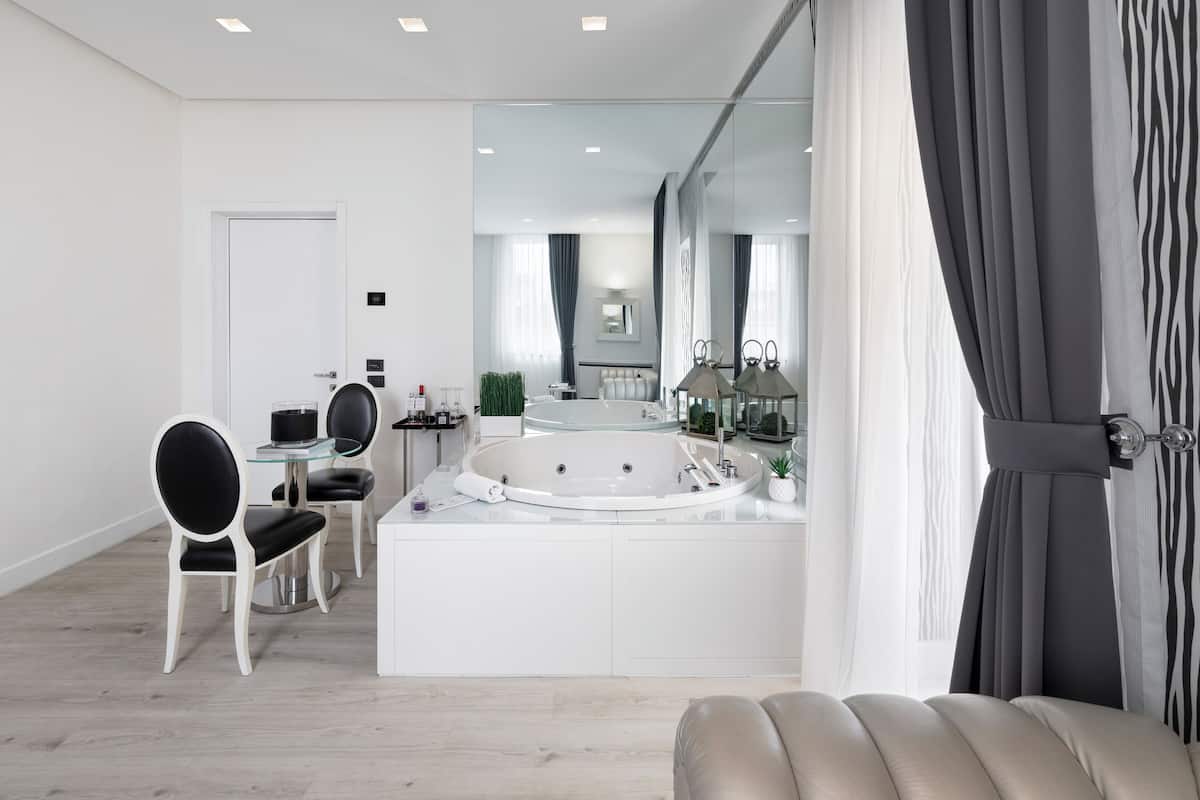 luxury suite, hot tub (spa access) | view from room