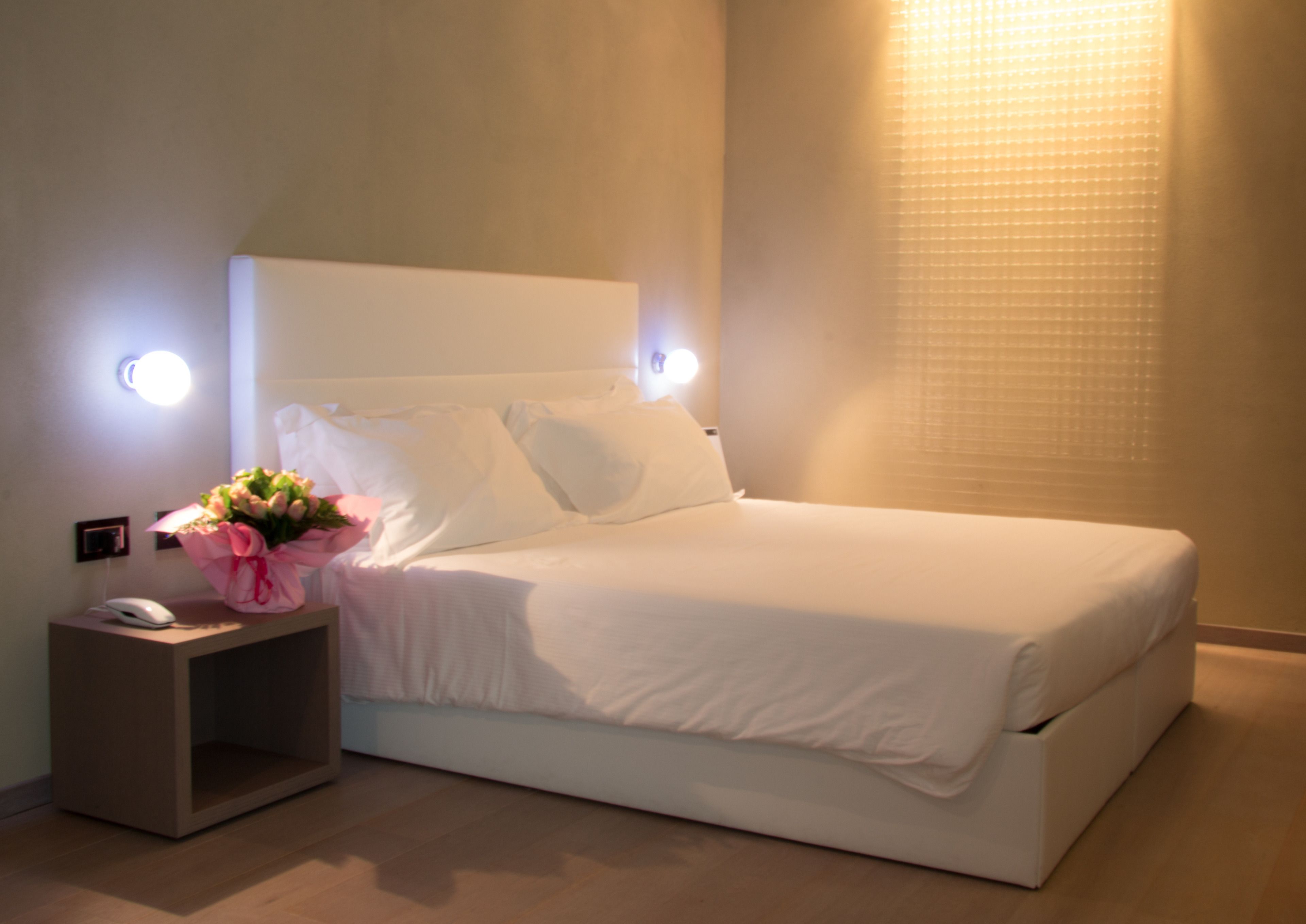 junior suite | 1 bedroom, premium bedding, minibar, in-room safe