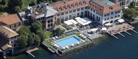 Outdoor pool, pool umbrellas, pool loungers