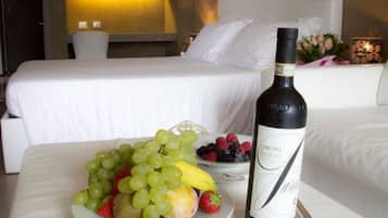 Deluxe Suite | Premium bedding, minibar, in-room safe, desk
