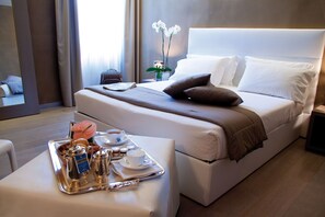 1 bedroom, premium bedding, minibar, in-room safe