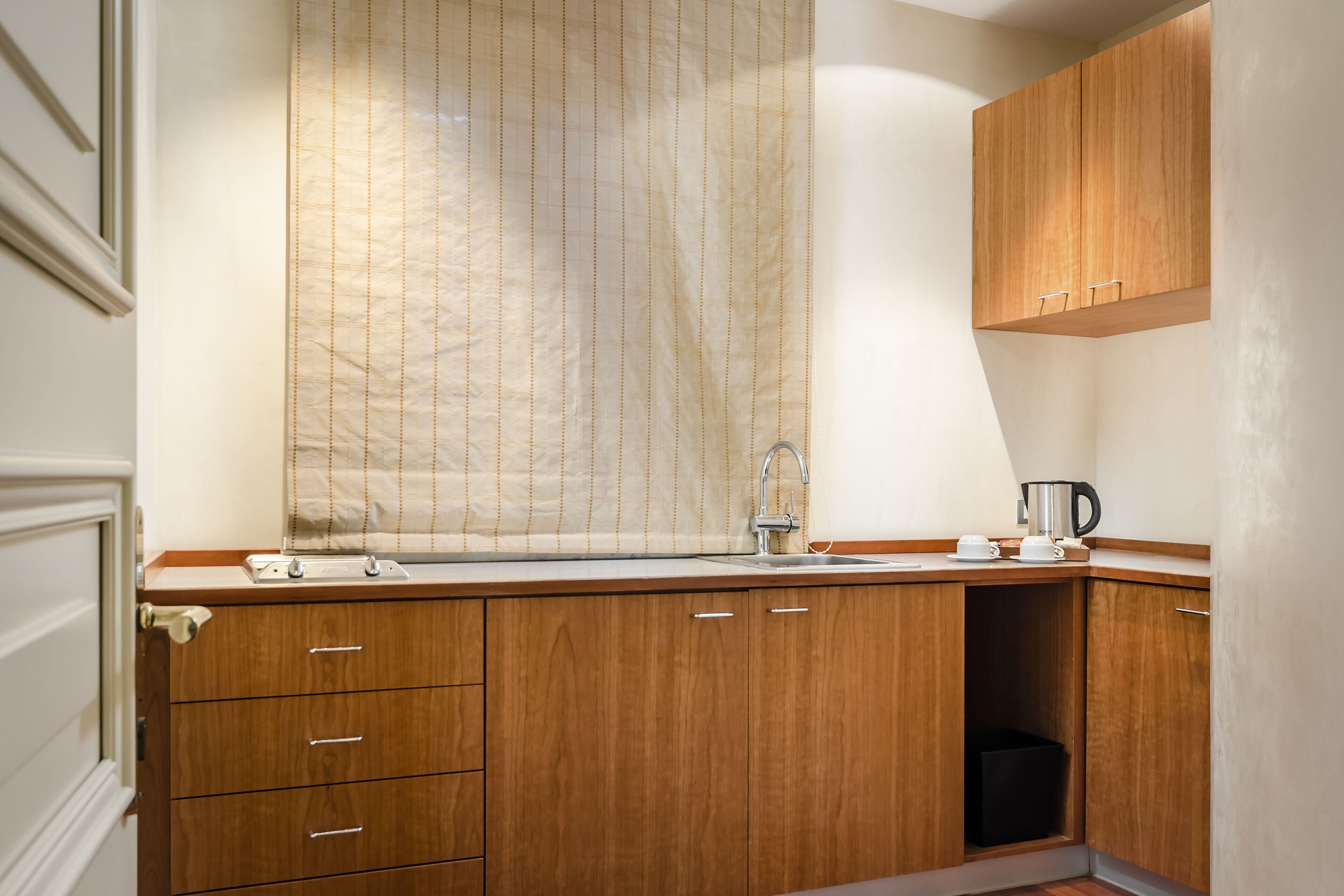 presidential suite, 2 queen beds | 1 bedroom, minibar, in-room safe, individually furnished