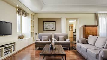Presidential Suite, 2 Queen Beds | Minibar, in-room safe, individually furnished, desk