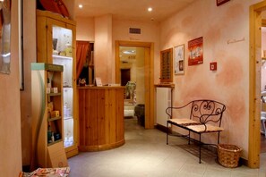 Body treatments, massage/treatment rooms